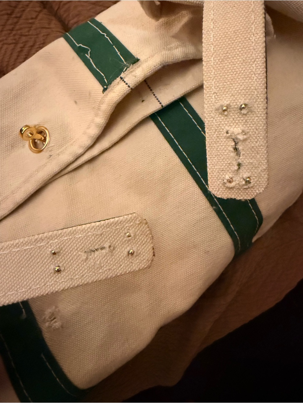 THE IT SUMMER BAG - THE BOAT-YARD | THE CLUTCH IN VINTAGE GREEN - Picture 14 of 16